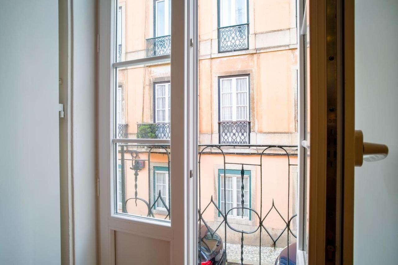 Bright And Sunny Apartment Lisboa Exteriör bild